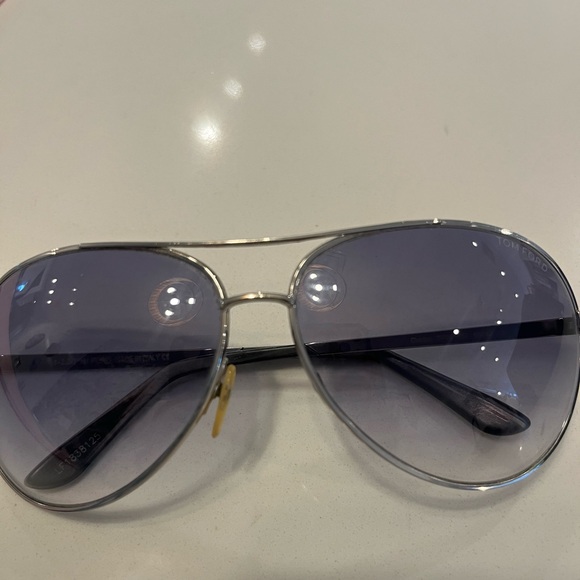 TOM FORD AVIATOR SUNGLASSESES - Picture 3 of 6